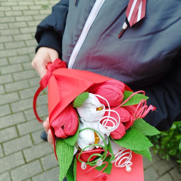 5. Svētku tulpes